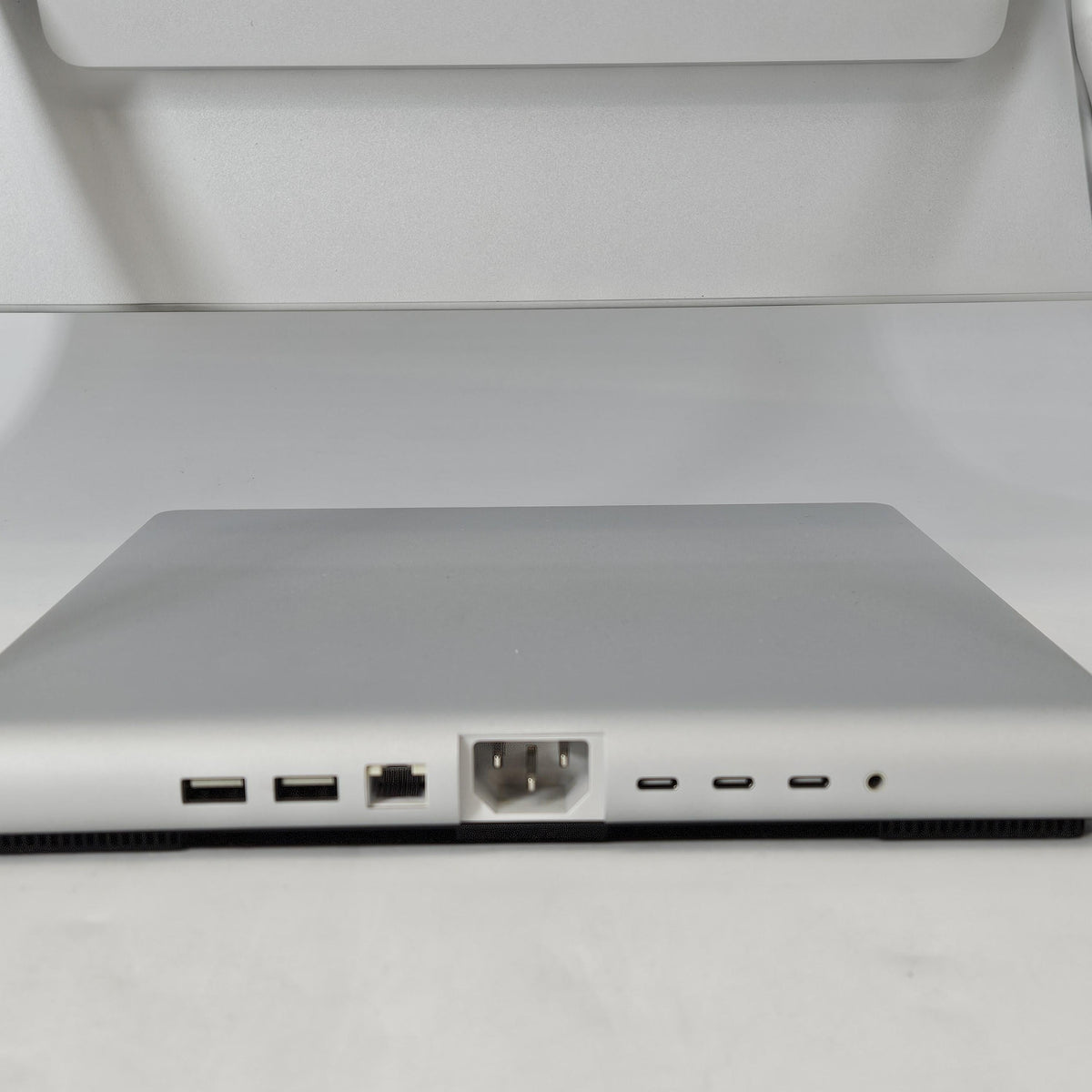 Surface Studio 2+ 28 3.3 GHz Intel Core i7 11th Gen. 32GB RAM 1TB Solid State Drive NVIDIA GeForce RTX 3060 6 GB