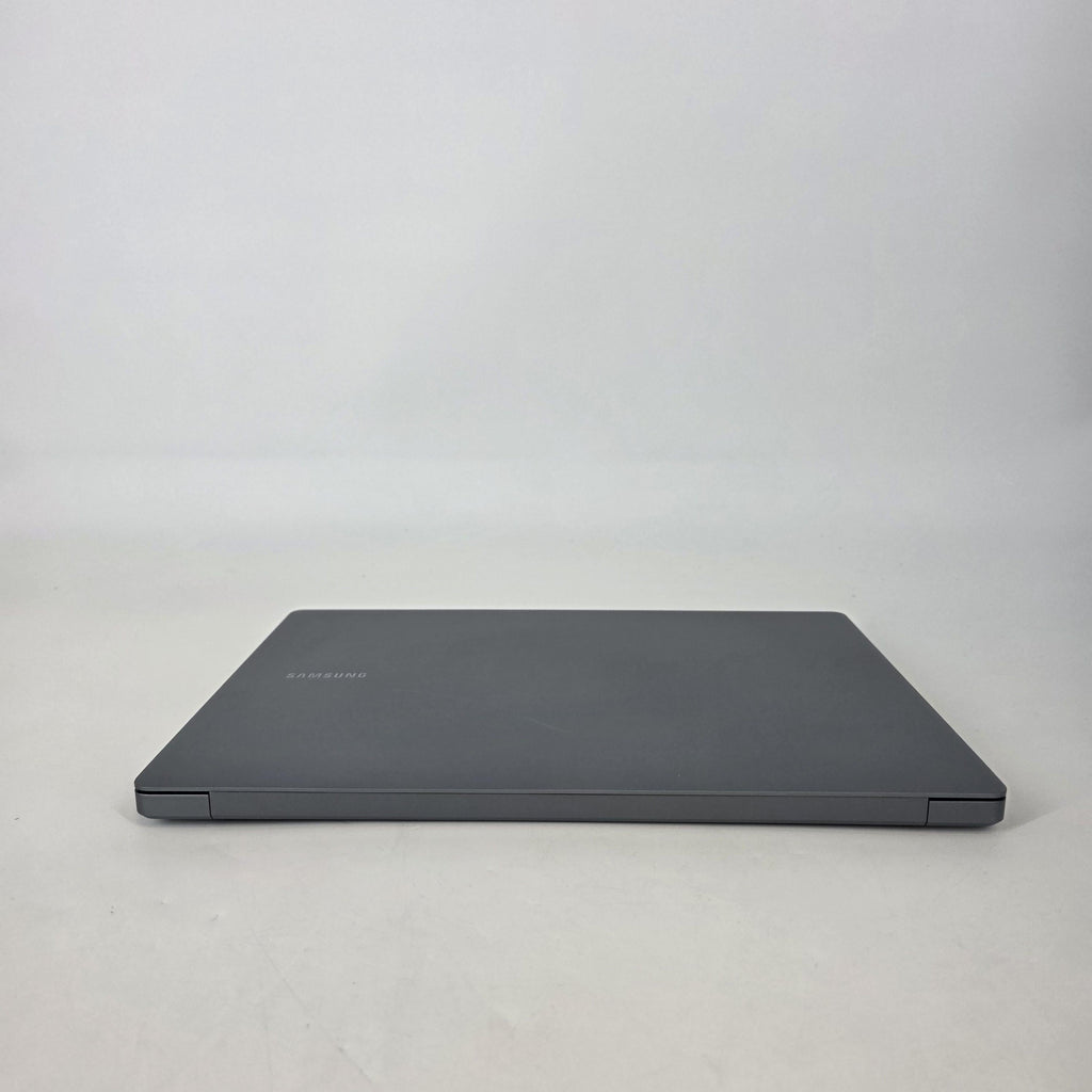 Galaxy Book4 Ultra 16 Gray 2.5 GHz Intel Core Ultra 9 32GB RAM 1TB Solid State Drive NVIDIA GeForce RTX 4070 8 GB