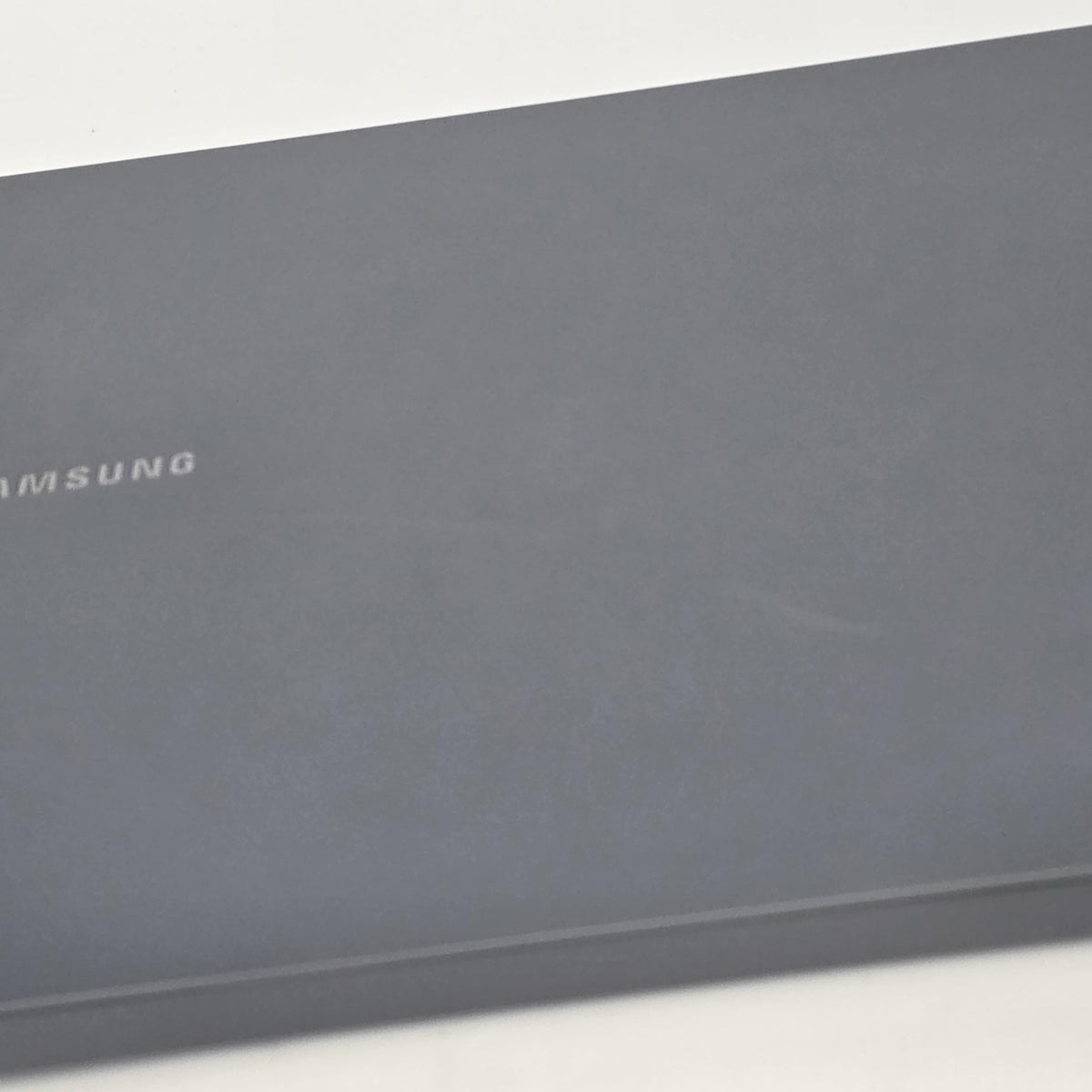 Galaxy Book4 Ultra 16 Gray 2.5 GHz Intel Core Ultra 9 32GB RAM 1TB Solid State Drive NVIDIA GeForce RTX 4070 8 GB
