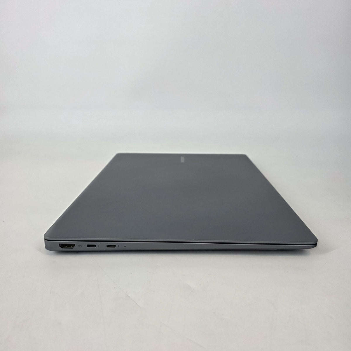Galaxy Book4 Ultra 16 Gray 2.5 GHz Intel Core Ultra 9 32GB RAM 1TB Solid State Drive NVIDIA GeForce RTX 4070 8 GB