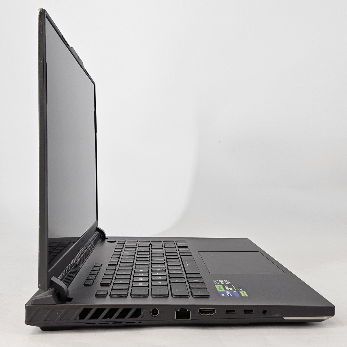 ROG Strix G16 G614 16 Black 2.2 GHz Intel Core i9 14th Gen. 16GB RAM 1TB Solid State Drive NVIDIA GeForce RTX 4060 8 GB
