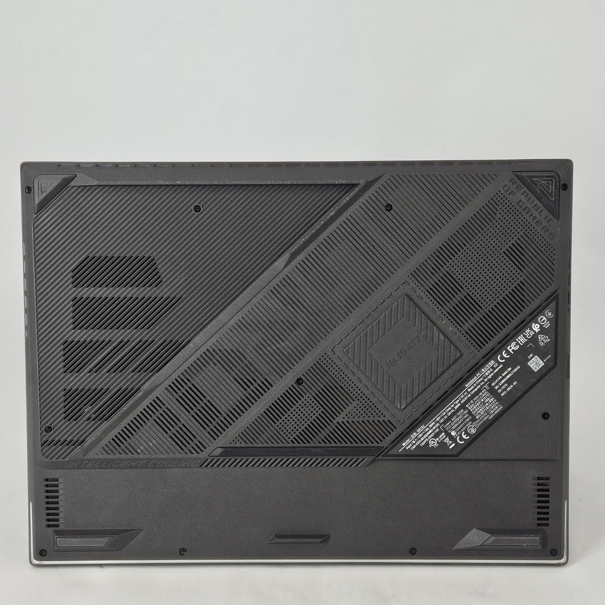 ROG Strix G16 G614 16 Black 2.2 GHz Intel Core i9 14th Gen. 16GB RAM 1TB Solid State Drive NVIDIA GeForce RTX 4060 8 GB