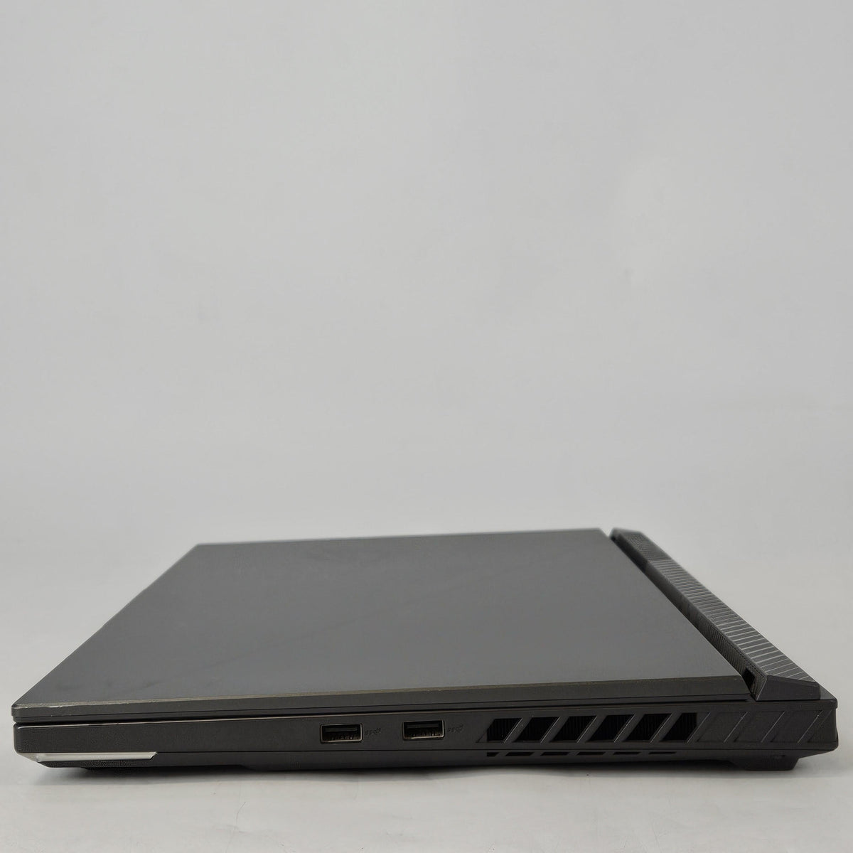 ROG Strix G16 G614 16 Black 2.2 GHz Intel Core i9 14th Gen. 16GB RAM 1TB Solid State Drive NVIDIA GeForce RTX 4060 8 GB