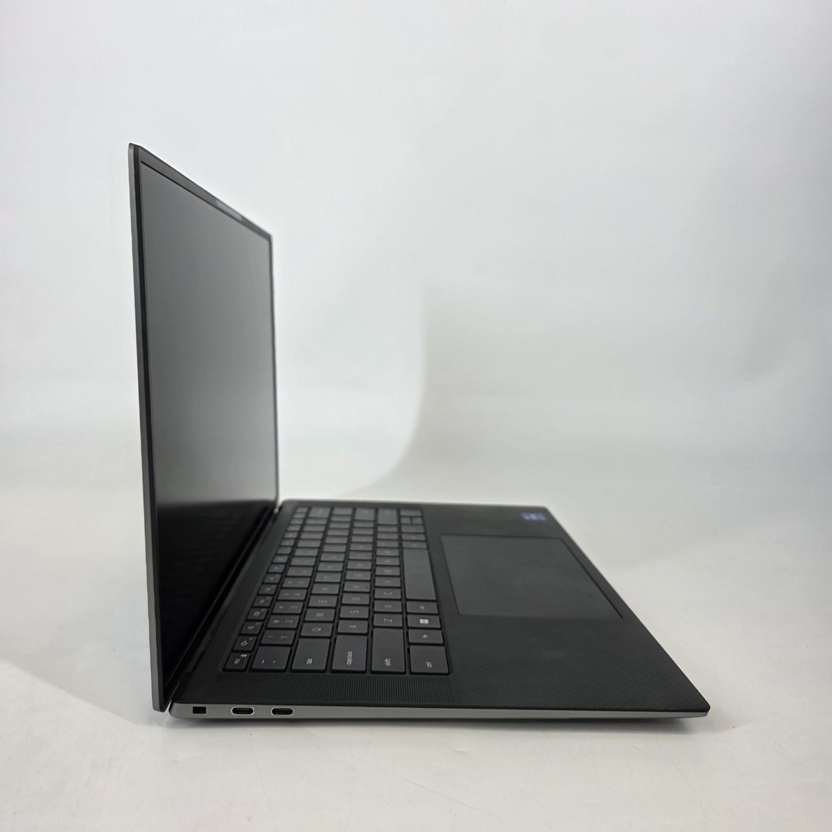Precision 5570 15.6 Gray 2.3 GHz Intel Core i7 12th Gen. 16GB RAM 256GB Solid State Drive NVIDIA RTX A2000 8 GB