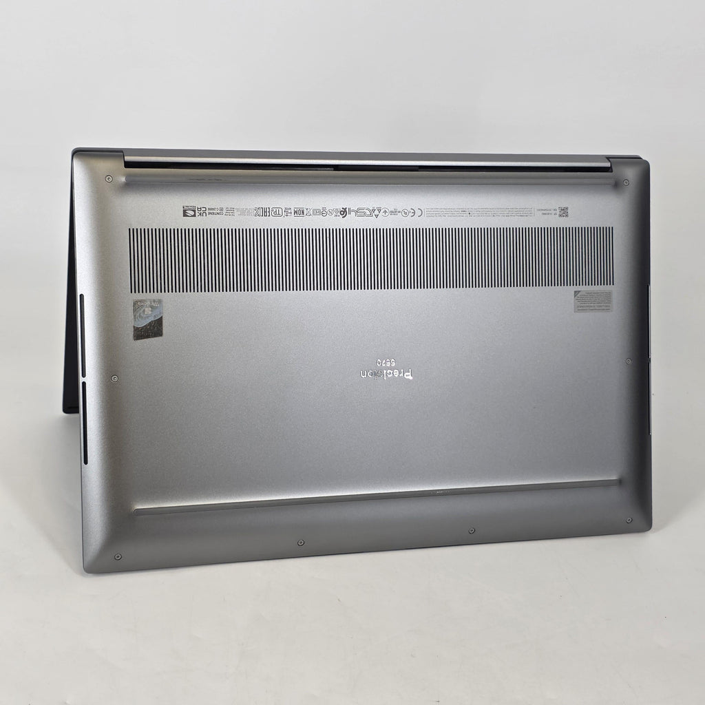 Precision 5570 15.6 Gray 2.3 GHz Intel Core i7 12th Gen. 16GB RAM 256GB Solid State Drive NVIDIA RTX A2000 8 GB