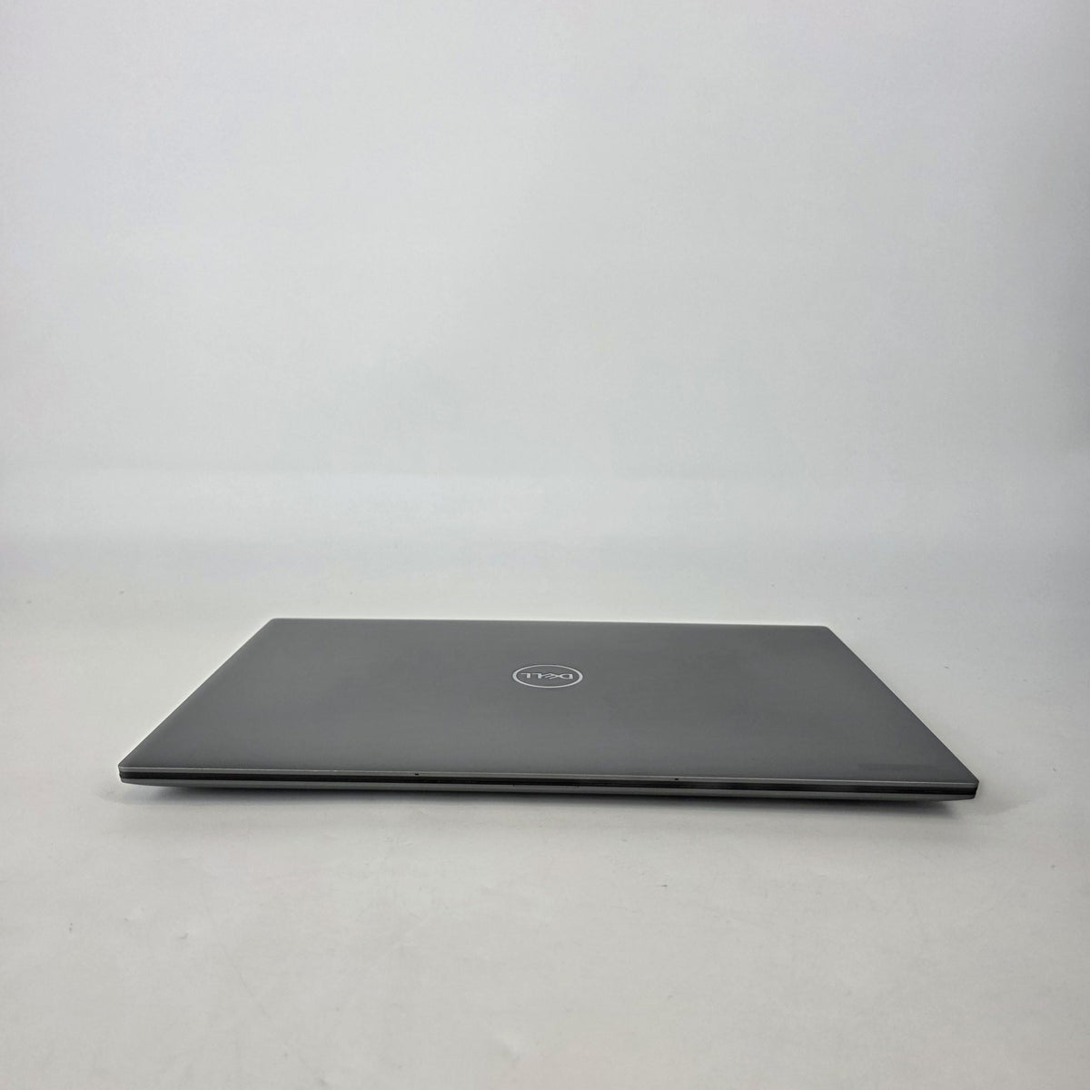 Precision 5570 15.6 Gray 2.3 GHz Intel Core i7 12th Gen. 16GB RAM 256GB Solid State Drive NVIDIA RTX A2000 8 GB