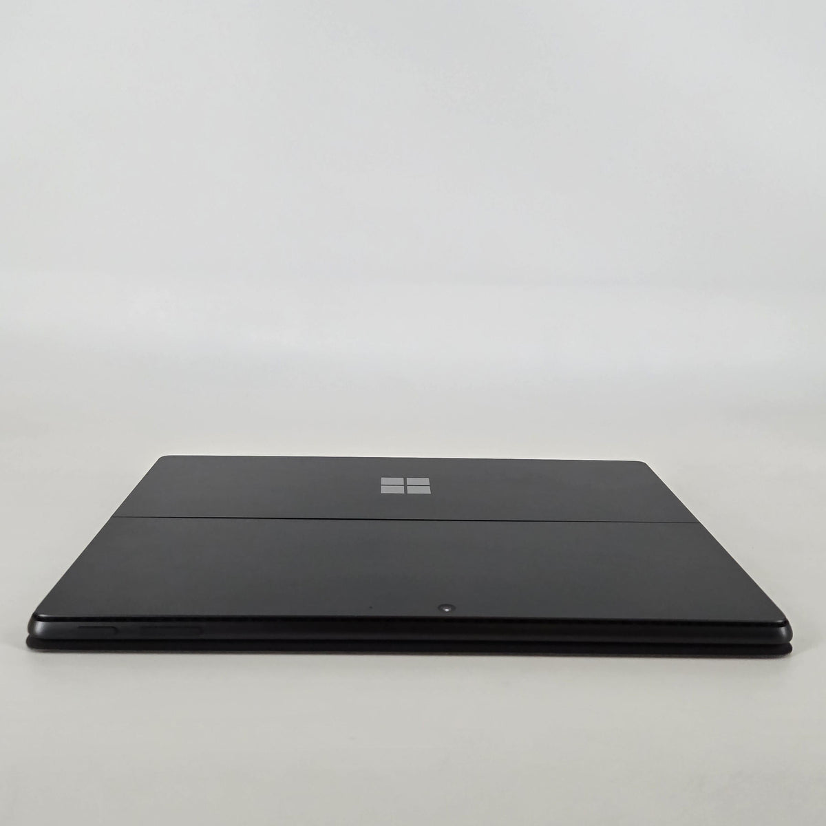 Microsoft Surface Pro 9 13 Graphite WiFi 2.7 GHz Intel Core i7 12th Gen. 16GB RAM 256GB Solid State Drive
