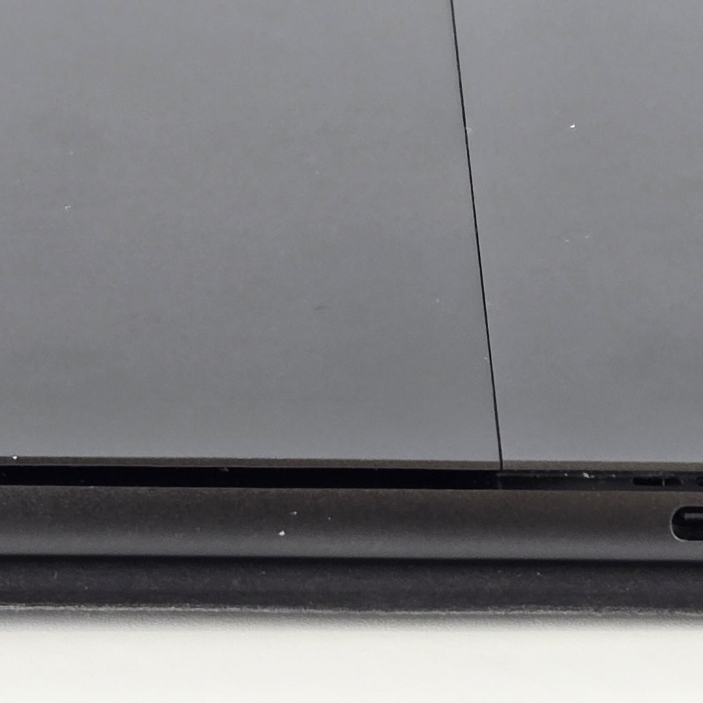 Microsoft Surface Pro 9 13 Graphite WiFi 2.7 GHz Intel Core i7 12th Gen. 16GB RAM 256GB Solid State Drive