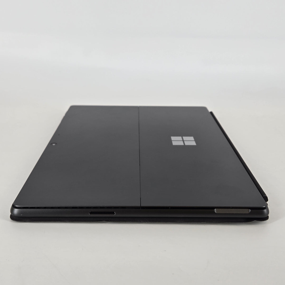 Microsoft Surface Pro 9 13 Graphite WiFi 2.7 GHz Intel Core i7 12th Gen. 16GB RAM 256GB Solid State Drive