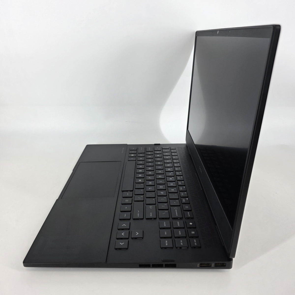 HP Omen 16 Black 2.3 GHz Intel Core i7 12th Gen. 16GB RAM 1TB Solid State Drive NVIDIA GeForce RTX 3050 Ti 4 GB