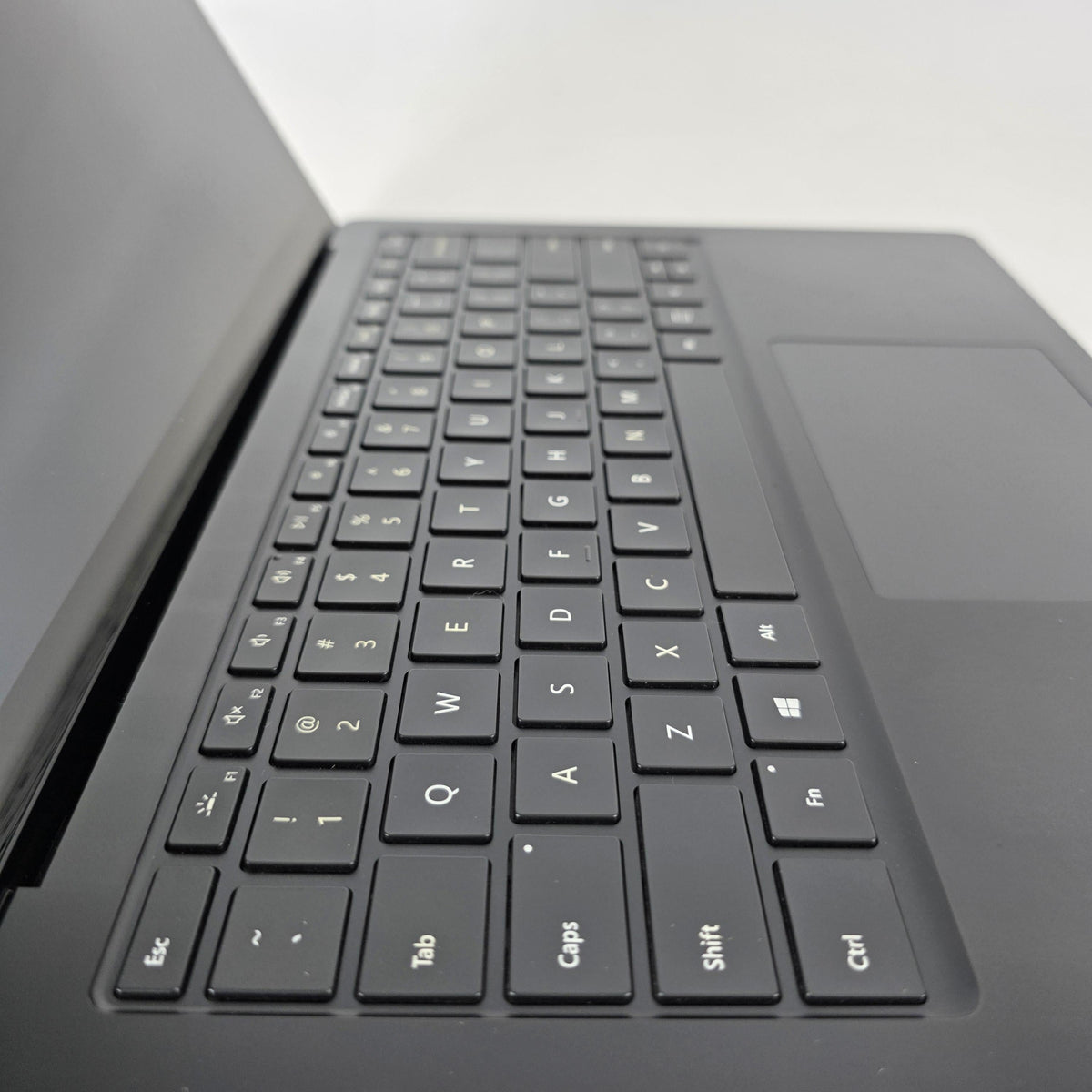 Surface Laptop 4 13.5 Black 2.4 GHz Intel Core i5 11th Gen. 16GB RAM 512GB Solid State Drive