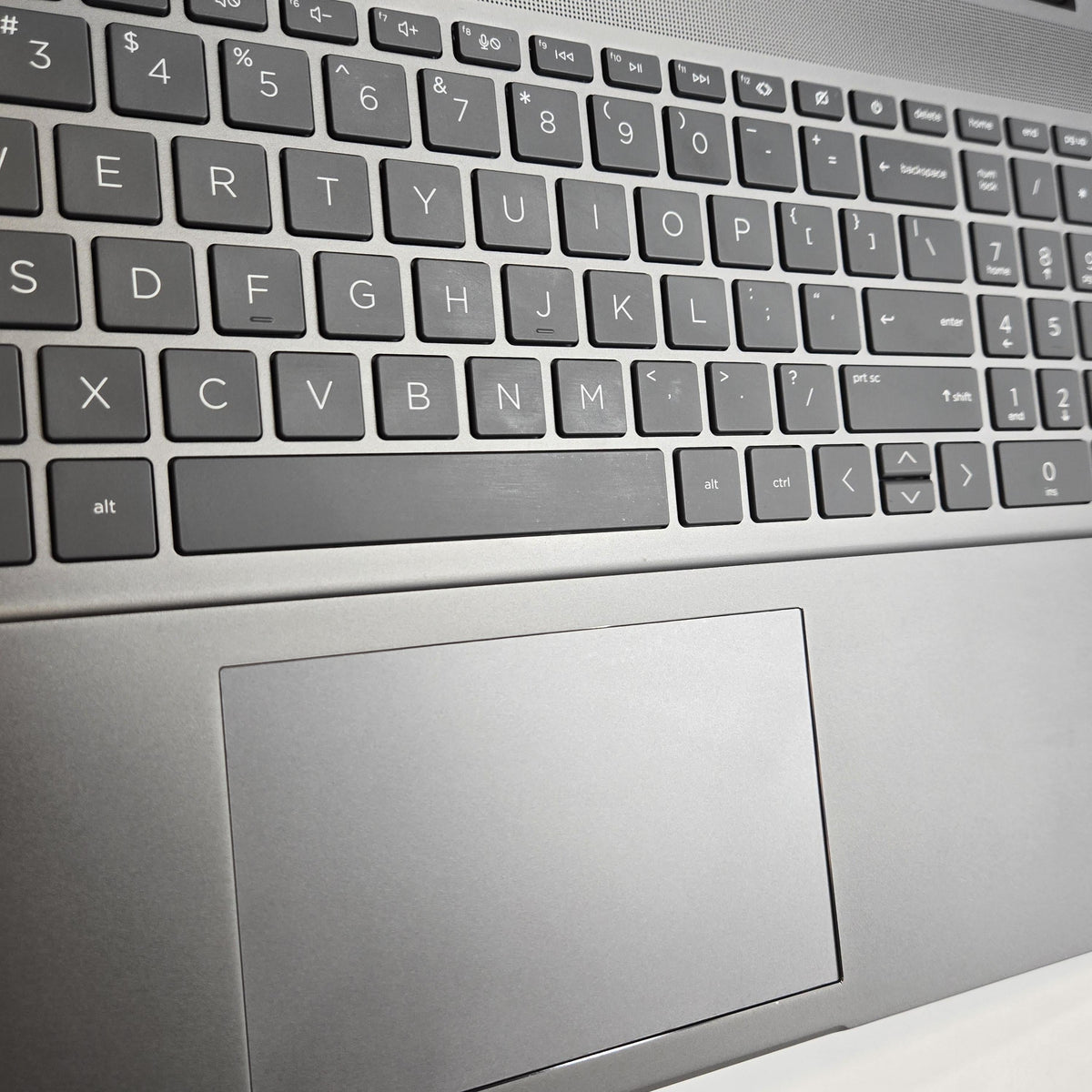 HP Envy 17 Gray 1.7 GHz Intel Core i7 13th Gen. 12GB RAM 1TB Solid State Drive