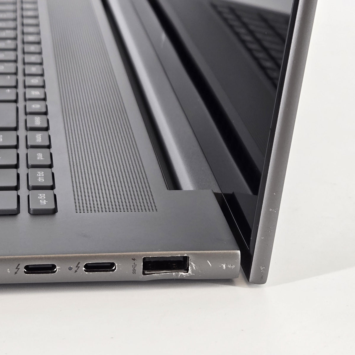 HP Envy 17 Gray 1.7 GHz Intel Core i7 13th Gen. 12GB RAM 1TB Solid State Drive