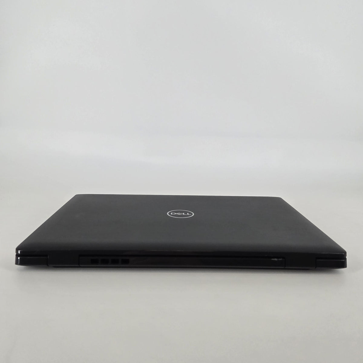 Dell Latitude 3420 14 Gray 2.4 GHz Intel Core i5 11th Gen. 8GB RAM 256GB Solid State Drive