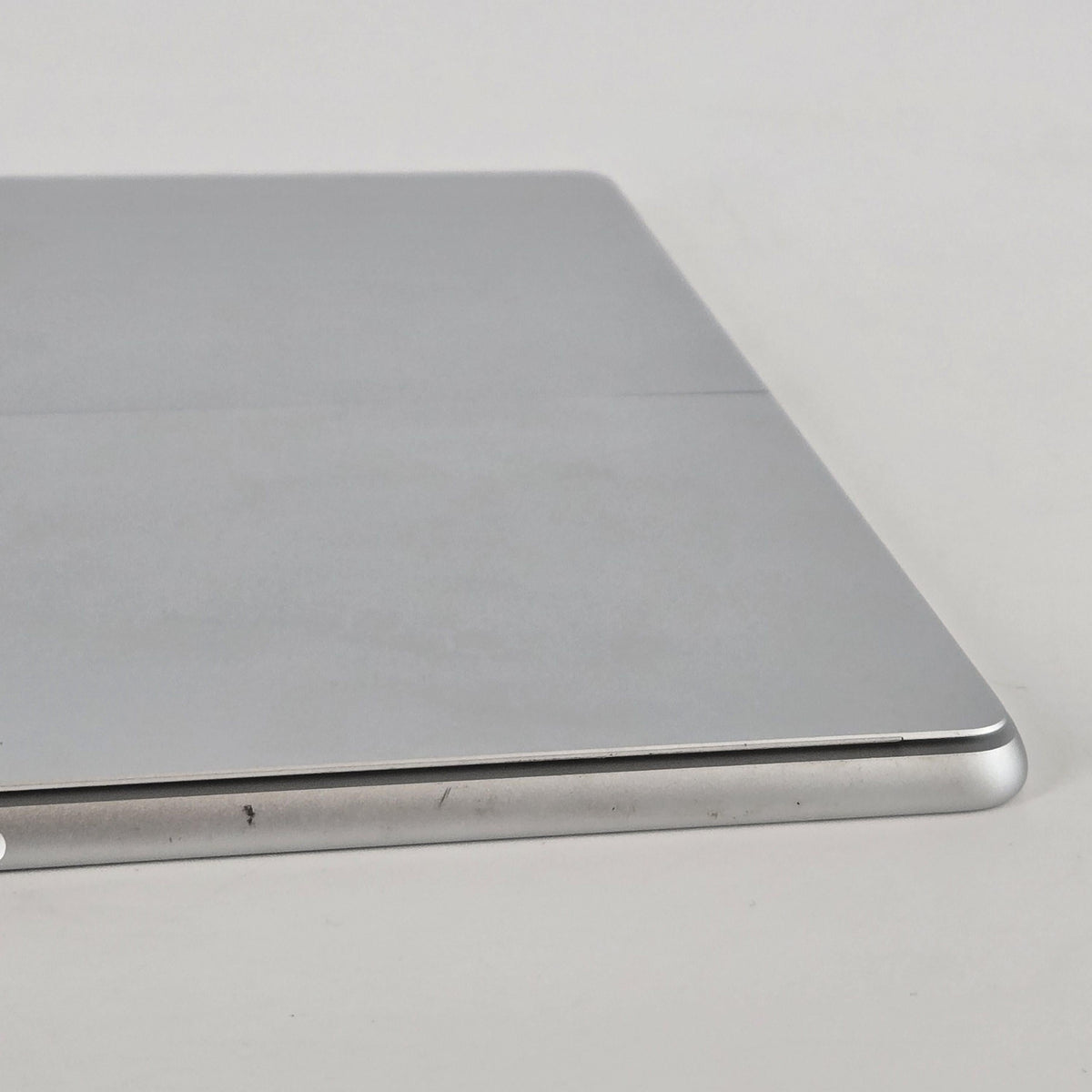 Microsoft Surface Pro 9 13 Platinum WiFi 2.5 GHz Intel Core i5 12th Gen. 8GB RAM 256GB Solid State Drive
