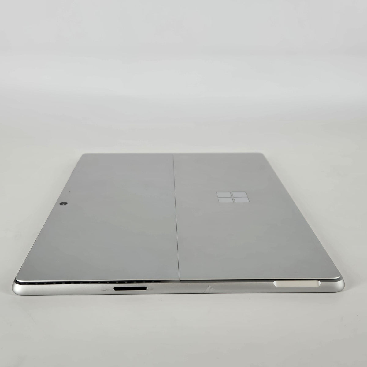 Microsoft Surface Pro 9 13 Platinum WiFi 2.5 GHz Intel Core i5 12th Gen. 8GB RAM 256GB Solid State Drive