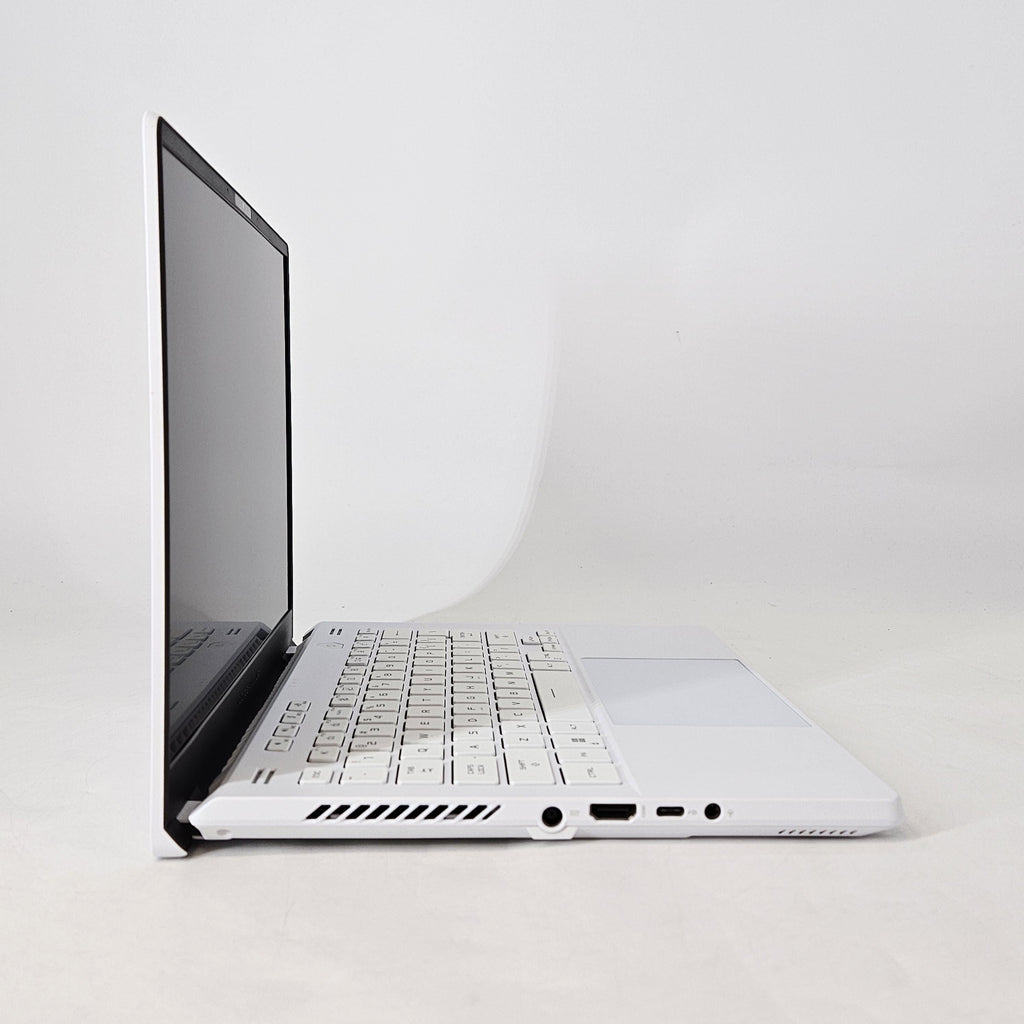 ROG Zephyrus G14 GA402 14 White 3.3 GHz AMD Ryzen 9 6900HS 16GB RAM 2TB Solid State Drive AMD Radeon RX 6700S 8 GB