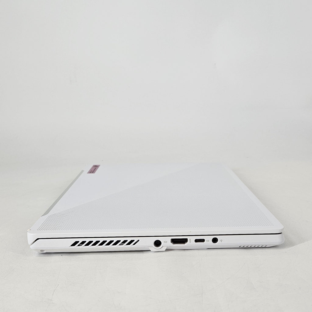 ROG Zephyrus G14 GA402 14 White 3.3 GHz AMD Ryzen 9 6900HS 16GB RAM 2TB Solid State Drive AMD Radeon RX 6700S 8 GB
