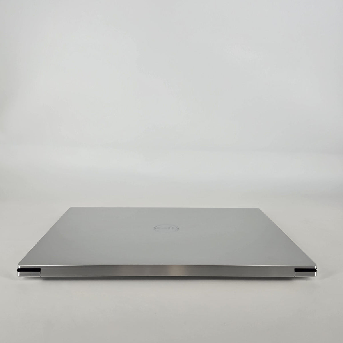 Dell XPS 15 9520 Silver 2.3 GHz Intel Core i7 12th Gen. 16GB RAM 1TB Solid State Drive NVIDIA GeForce RTX 3050 4 GB