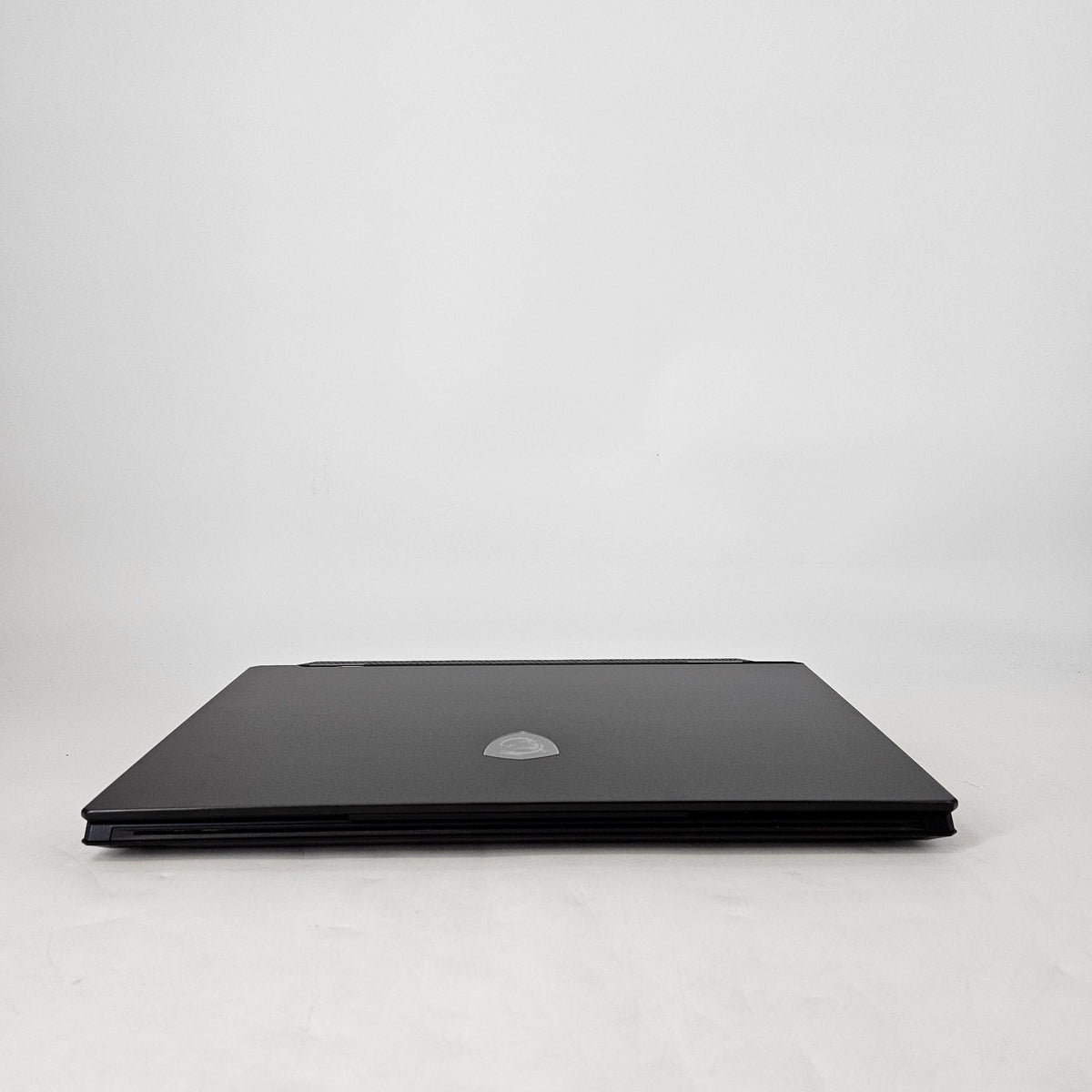 MSI Raider 18 HX 18 Black 2.2 GHz Intel Core i9 14th Gen. 16GB RAM 2TB Solid State Drive NVIDIA GeForce RTX 4080 12 GB