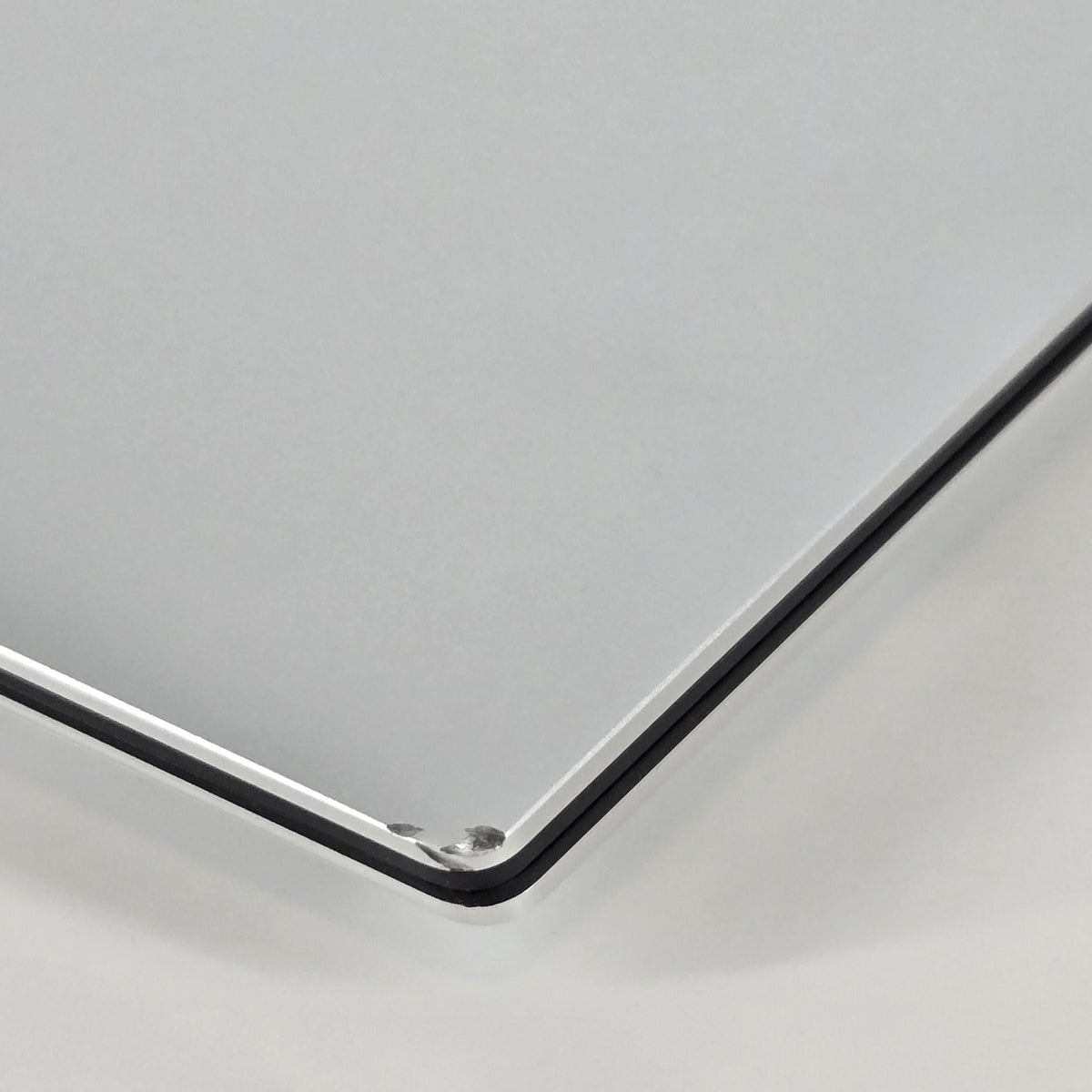 Dell XPS 15 9520 Silver 2.3 GHz Intel Core i7 12th Gen. 16GB RAM 1TB Solid State Drive NVIDIA GeForce RTX 3050 4 GB