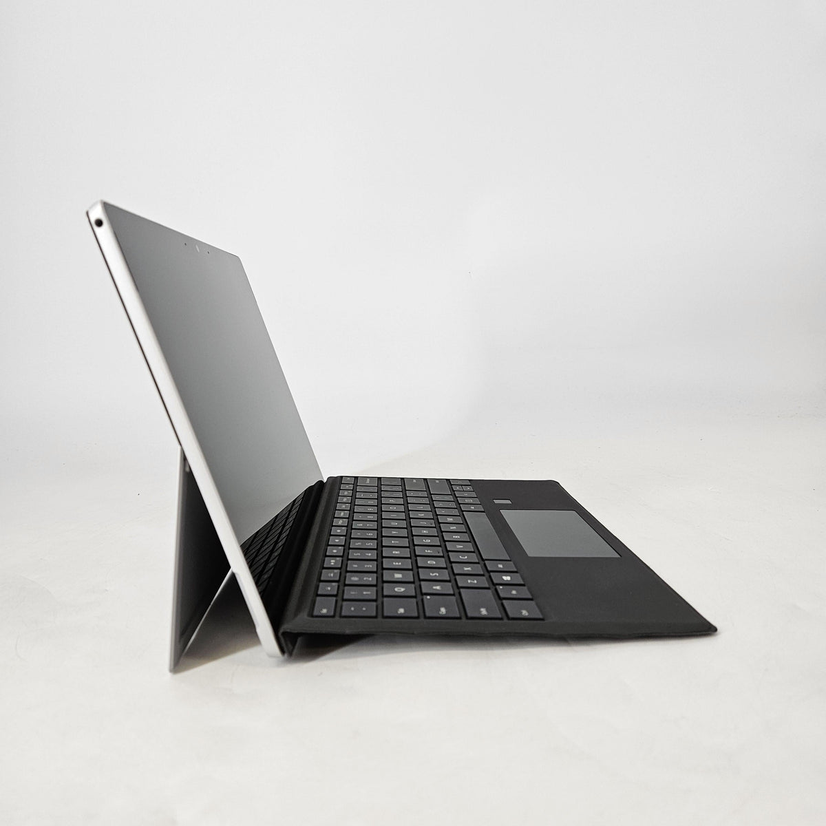 Microsoft Surface Pro 7 12.3 Black WiFi 1.3 GHz Intel Core i7 10th Gen. 16GB RAM 256GB Solid State Drive