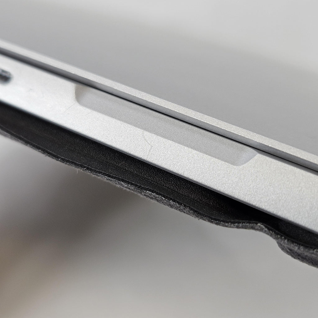 Microsoft Surface Pro 7 12.3 Black WiFi 1.3 GHz Intel Core i7 10th Gen. 16GB RAM 256GB Solid State Drive