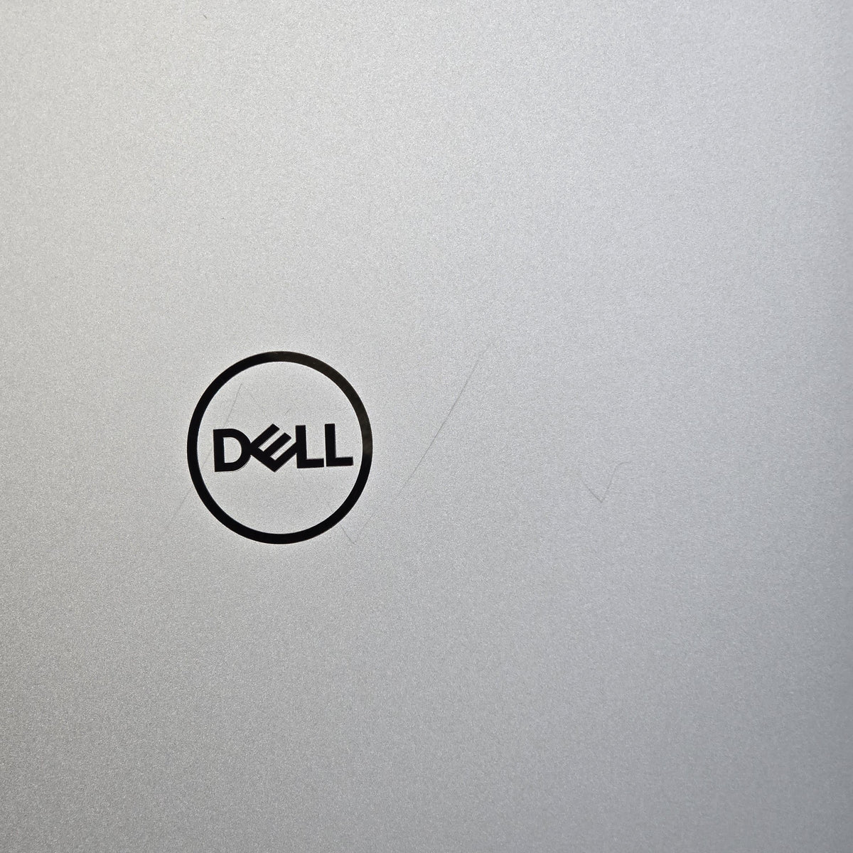 Dell XPS 15 9520 Silver 2.5 GHz Intel Core i9 12th Gen. 32GB RAM 1TB Solid State Drive NVIDIA GeForce RTX 3050 Ti 4 GB