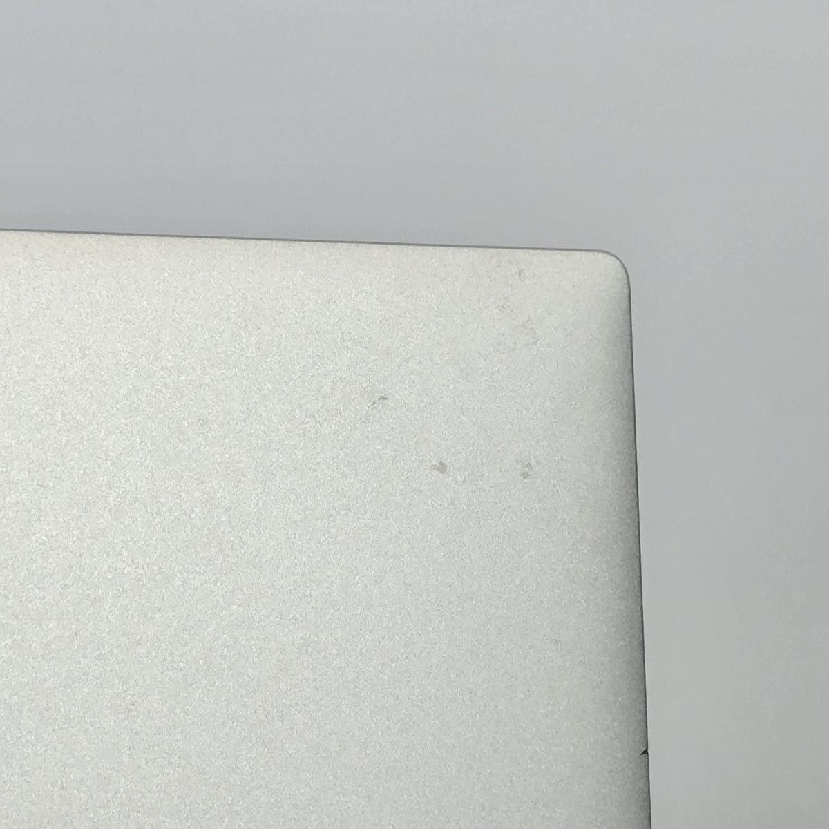 Dell XPS 15 9520 Silver 2.5 GHz Intel Core i9 12th Gen. 32GB RAM 1TB Solid State Drive NVIDIA GeForce RTX 3050 Ti 4 GB