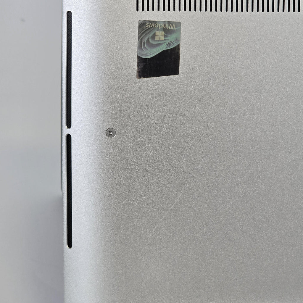 Dell XPS 15 9520 Silver 2.5 GHz Intel Core i9 12th Gen. 32GB RAM 1TB Solid State Drive NVIDIA GeForce RTX 3050 Ti 4 GB