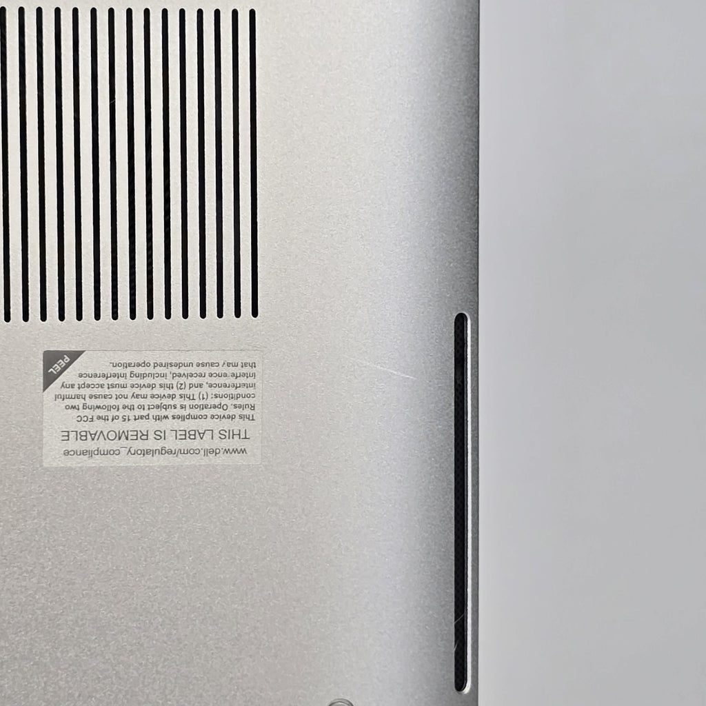Dell XPS 15 9520 Silver 2.5 GHz Intel Core i9 12th Gen. 32GB RAM 1TB Solid State Drive NVIDIA GeForce RTX 3050 Ti 4 GB