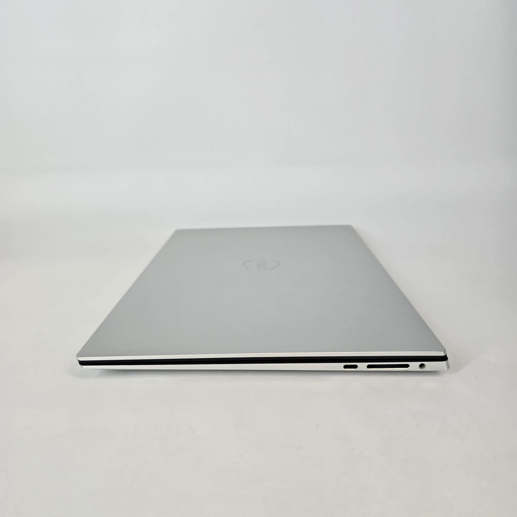 Dell XPS 15 9520 Silver 2.5 GHz Intel Core i9 12th Gen. 32GB RAM 1TB Solid State Drive NVIDIA GeForce RTX 3050 Ti 4 GB