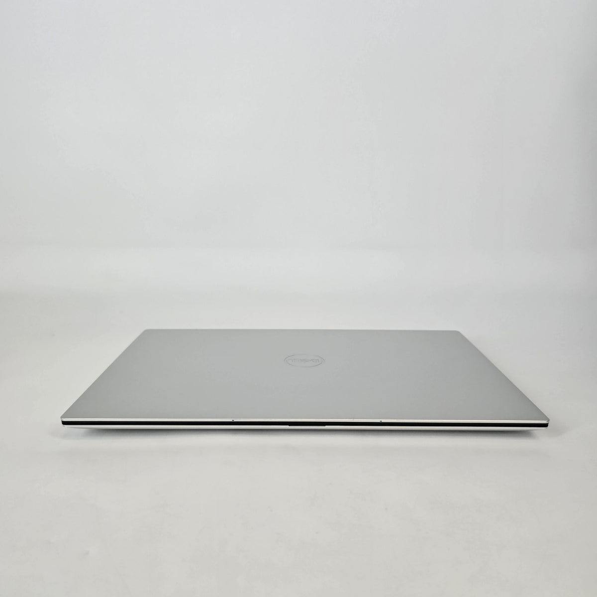 Dell XPS 15 9520 Silver 2.5 GHz Intel Core i9 12th Gen. 32GB RAM 1TB Solid State Drive NVIDIA GeForce RTX 3050 Ti 4 GB
