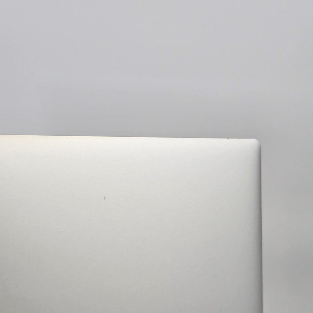 Dell XPS 15 9510 Silver 2.5 GHz Intel Core i9 11th Gen. 32GB RAM 1TB Solid State Drive NVIDIA GeForce RTX 3050 Ti 4 GB