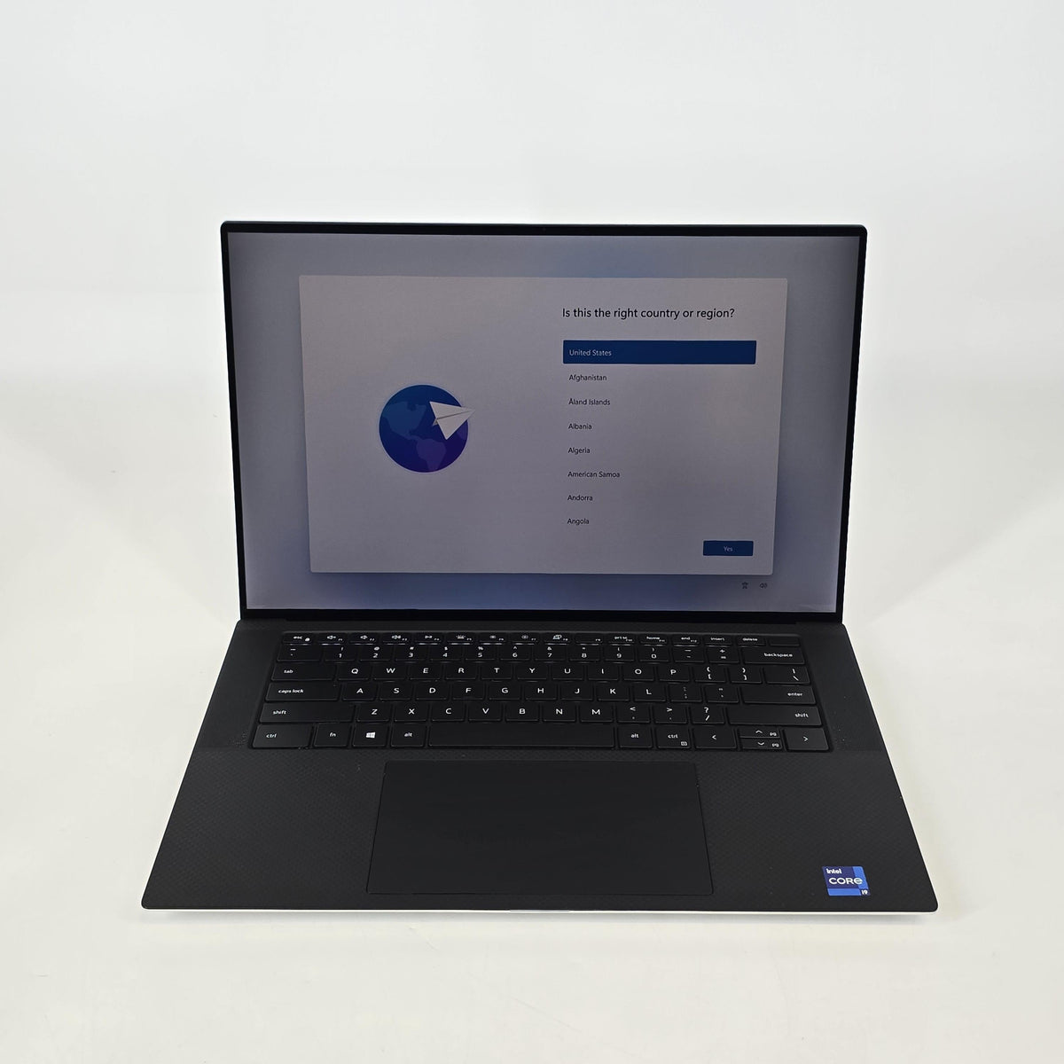 Dell XPS 15 9510 Silver 2.5 GHz Intel Core i9 11th Gen. 32GB RAM 1TB Solid State Drive NVIDIA GeForce RTX 3050 Ti 4 GB