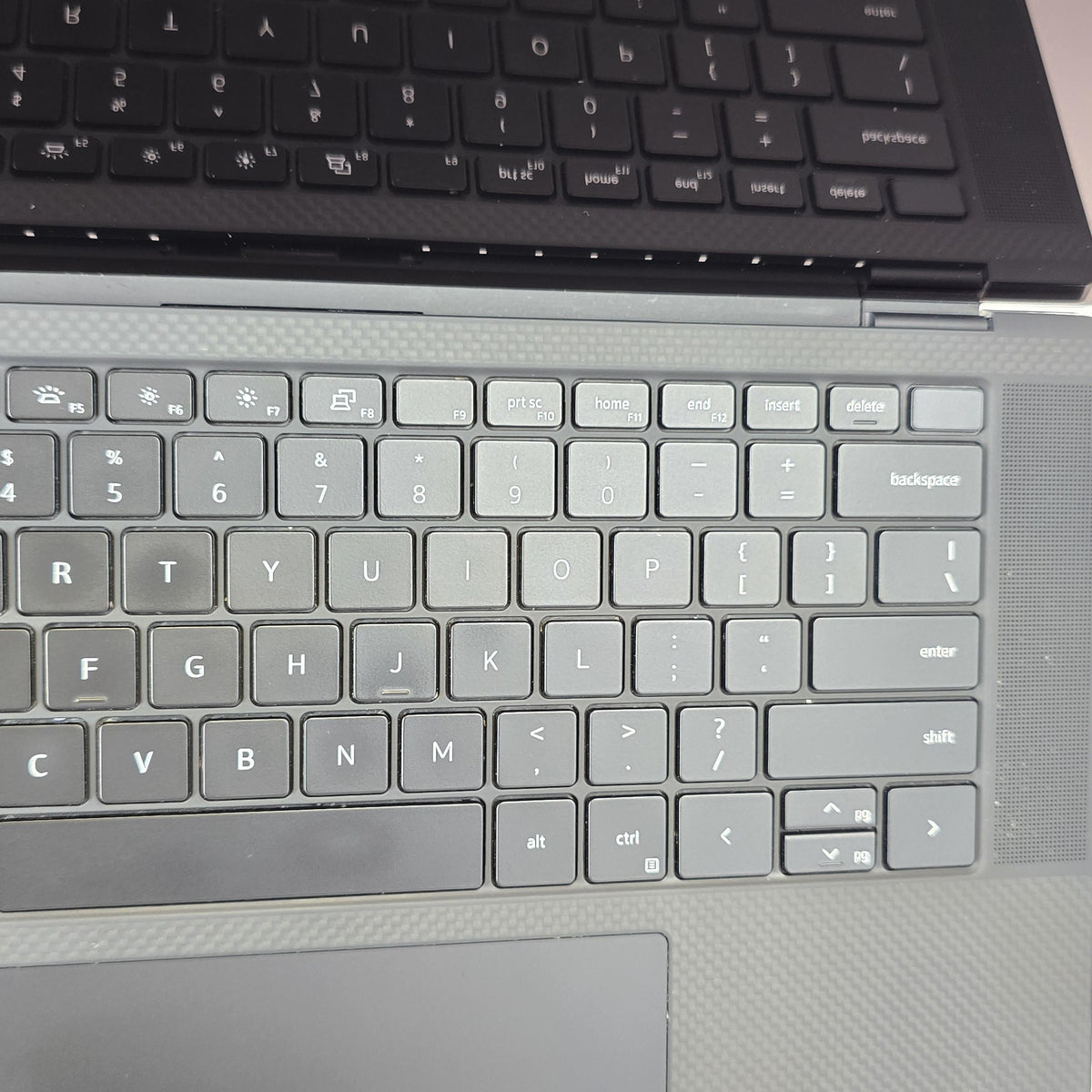 Dell XPS 15 9510 Silver 2.5 GHz Intel Core i9 11th Gen. 32GB RAM 1TB Solid State Drive NVIDIA GeForce RTX 3050 Ti 4 GB