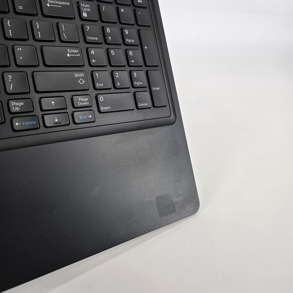 Dell Precision 3520 15.6 Black 2.8 GHz Intel Core i5 7th Gen. 16GB RAM 512GB Solid State Drive NVIDIA Quadro M620 2 GB