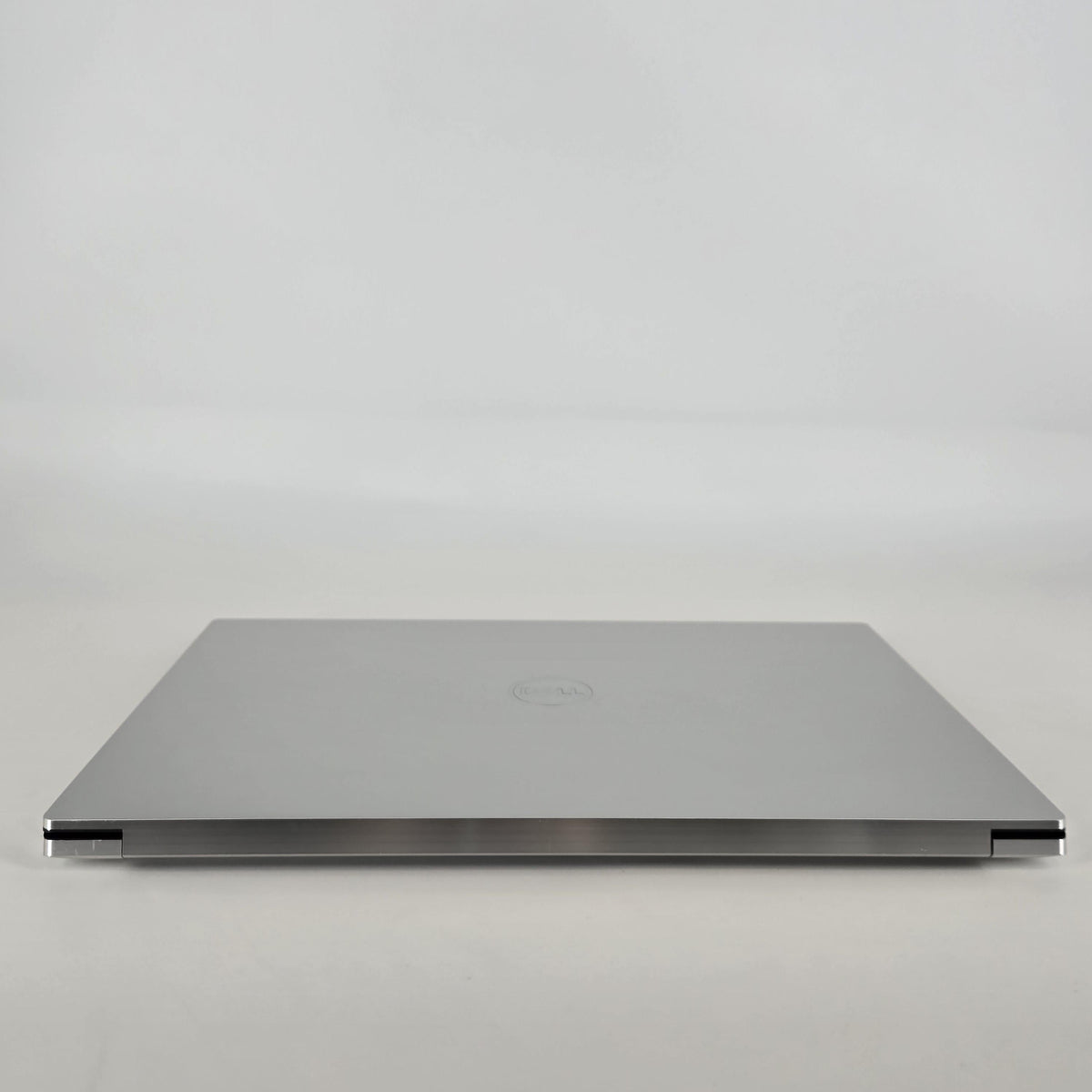 Dell XPS 15 9520 Silver 2.3 GHz Intel Core i7 12th Gen. 64GB RAM 512GB Solid State Drive NVIDIA GeForce RTX 3050 4 GB
