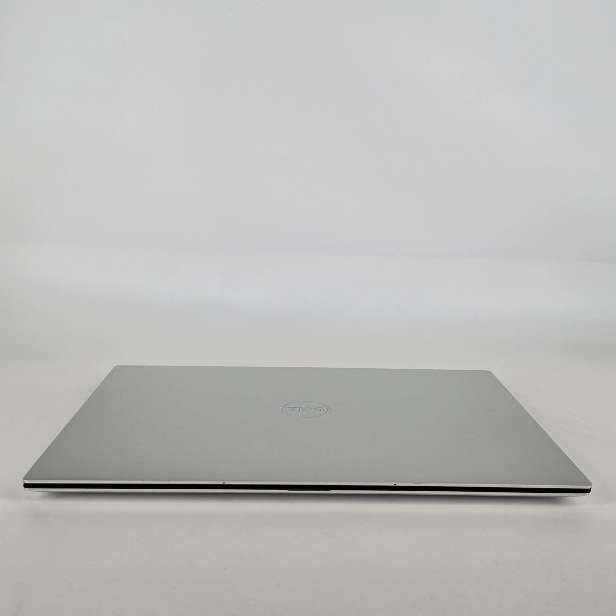 Dell XPS 15 9520 Silver 2.3 GHz Intel Core i7 12th Gen. 64GB RAM 512GB Solid State Drive NVIDIA GeForce RTX 3050 4 GB