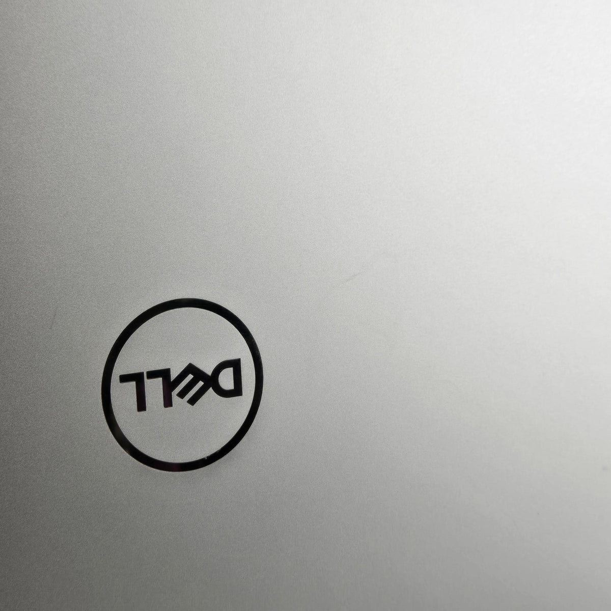 Dell XPS 15 9520 Silver 2.3 GHz Intel Core i7 12th Gen. 64GB RAM 512GB Solid State Drive NVIDIA GeForce RTX 3050 4 GB