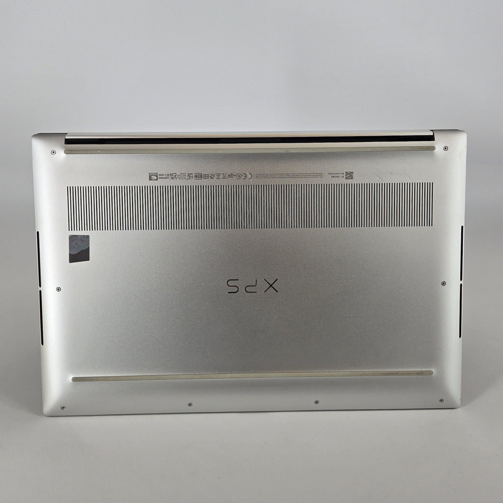 Dell XPS 15 9520 Silver 2.3 GHz Intel Core i7 12th Gen. 64GB RAM 512GB Solid State Drive NVIDIA GeForce RTX 3050 4 GB