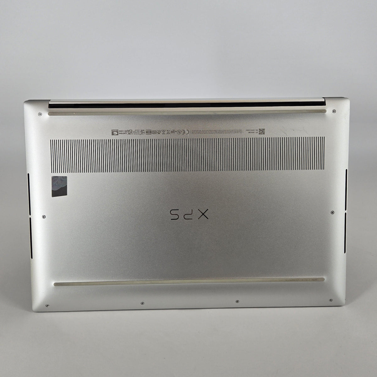 Dell XPS 15 9520 Silver 2.3 GHz Intel Core i7 12th Gen. 64GB RAM 512GB Solid State Drive NVIDIA GeForce RTX 3050 4 GB