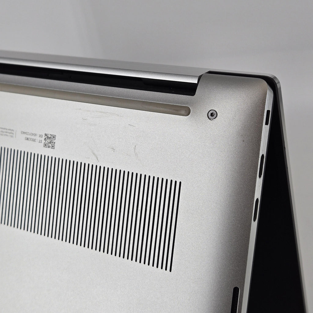 Dell XPS 15 9520 Silver 2.3 GHz Intel Core i7 12th Gen. 64GB RAM 512GB Solid State Drive NVIDIA GeForce RTX 3050 4 GB