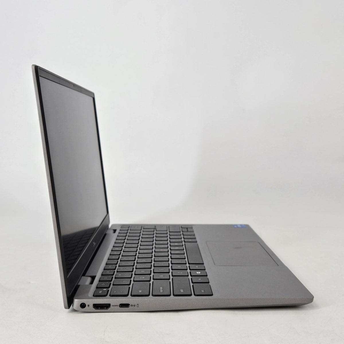 Dell Latitude 3320 13.3 Gray 2.4 GHz Intel Core i5 11th Gen. 8GB RAM 256GB Solid State Drive