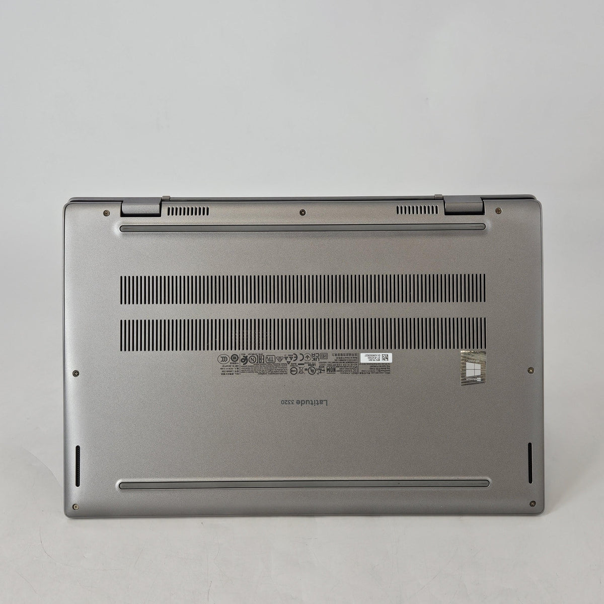 Dell Latitude 3320 13.3 Gray 2.4 GHz Intel Core i5 11th Gen. 8GB RAM 256GB Solid State Drive
