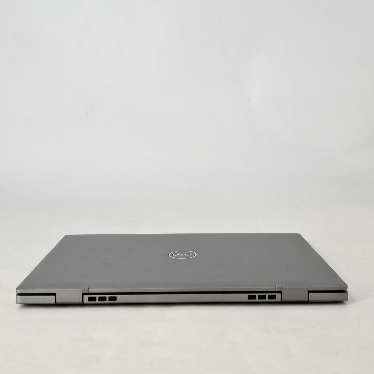 Dell Latitude 3320 13.3 Gray 2.4 GHz Intel Core i5 11th Gen. 8GB RAM 256GB Solid State Drive