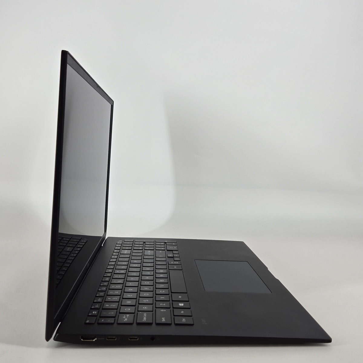 LG Gram 17 Black 2.9 GHz Intel Core i7 11th Gen. 16GB RAM 512GB Solid State Drive