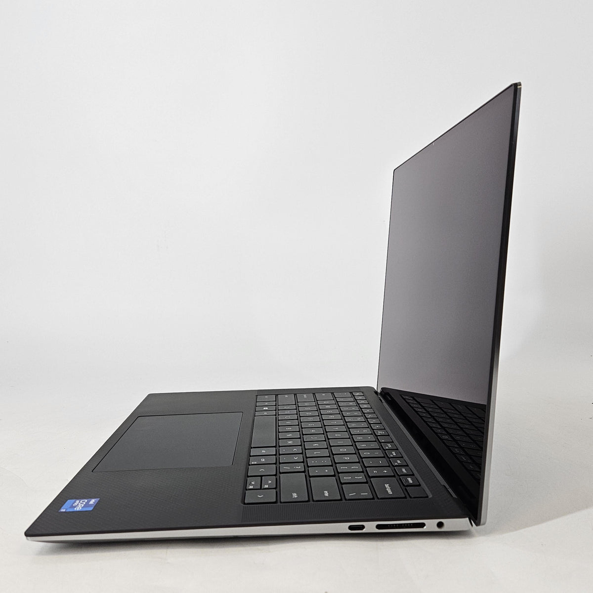 Dell Precision 5560 15.6 Gray 2.5 GHz Intel Core i7 11th Gen. 64GB RAM 2TB Solid State Drive NVIDIA RTX A2000 4 GB
