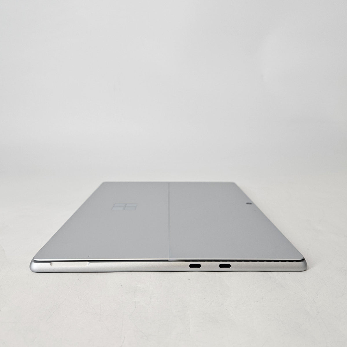 Microsoft Surface Pro 11 13 Silver WiFi 2.1 GHz Intel Core Ultra 5 Series 2 16GB RAM 256GB Solid State Drive
