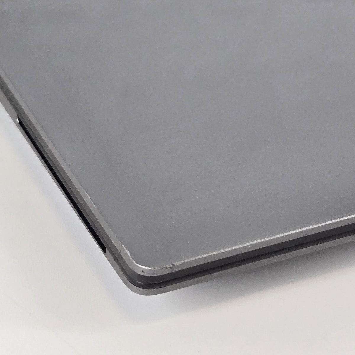 Dell Precision 5680 16 Gray 2.5 GHz Intel Core i7 13th Gen. 32GB RAM 1TB Solid State Drive NVIDIA RTX 3500 Ada 12 GB